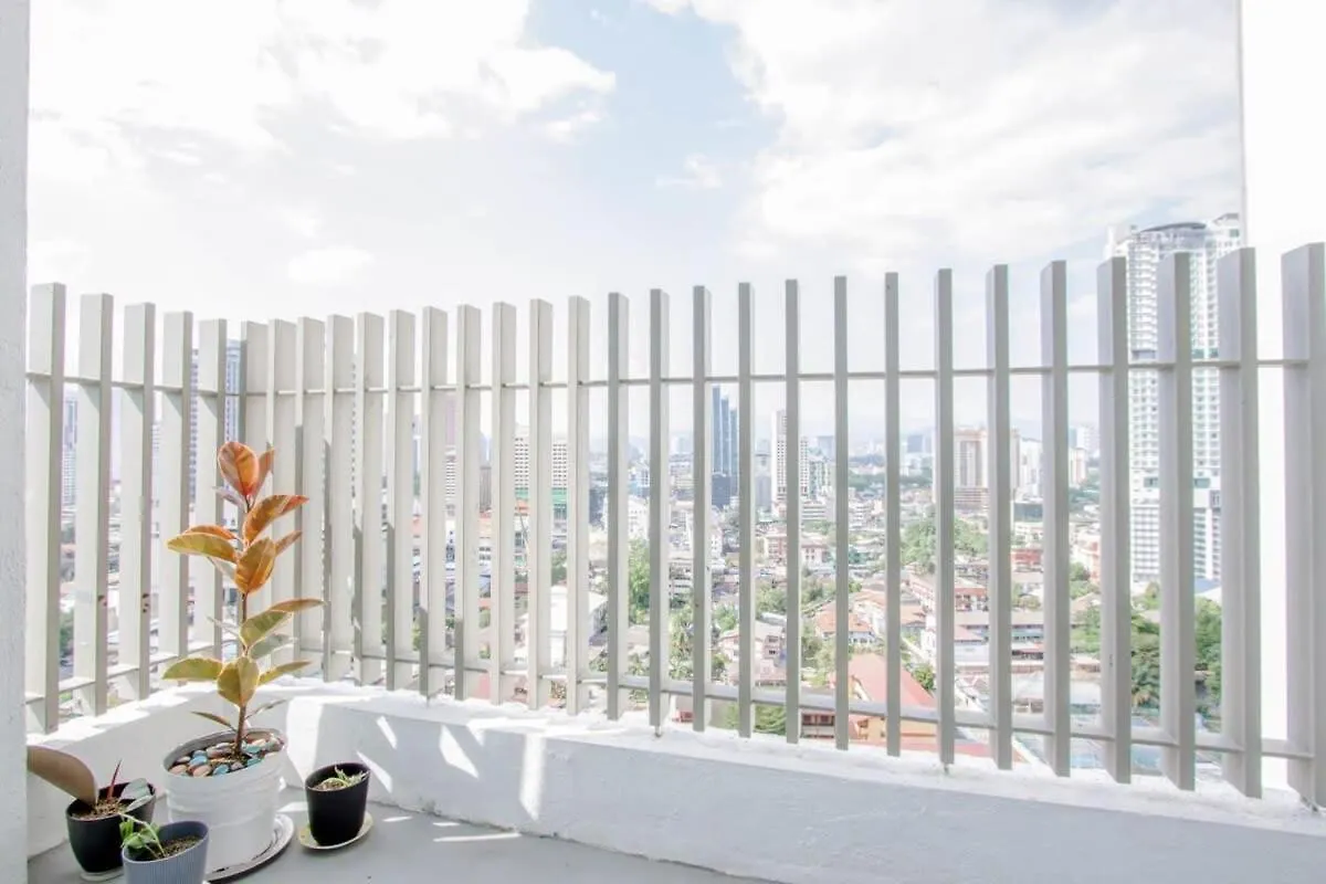 Bauhaus Elegance- A Modern Take On Light & Shadow Apartman Kuala Lumpur
